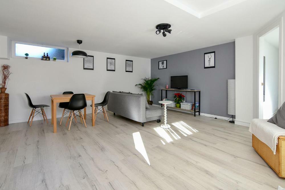Apartamento Turistico En برونيتي المظهر الخارجي الصورة